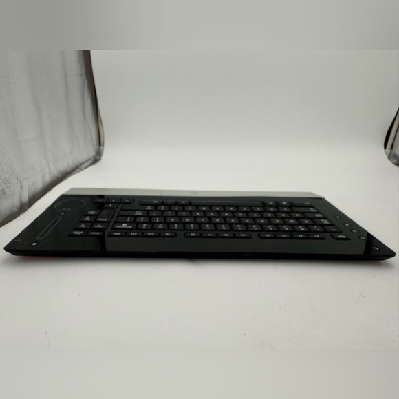 Logitech diNovo Edge Wireless Keyboard Only. - Picture 8 of 10
